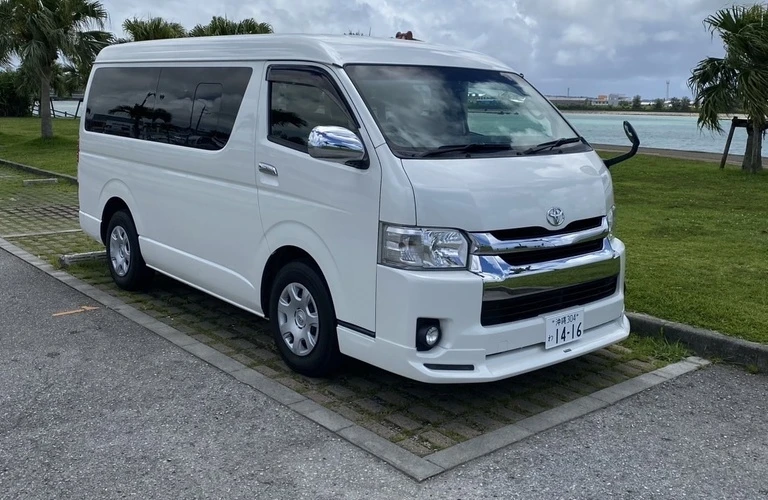 沖縄旅行は快適さと安心を求めてハイエースレンタル！